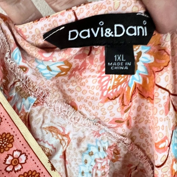 Coral Pullover V Neck Peasant Top; 3/4 sleeve Size: 1XL - Picture 8 of 10